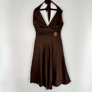 Bari Jay Womens Sz 8 Midi Dress Brown Satin with Chiffon Belt Gold Brooch V-Neck